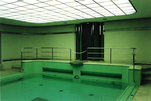 Schwimmbad einer Privatvilla